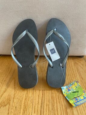 Havaianas Women's Gray Silver Flip Flop Sandals